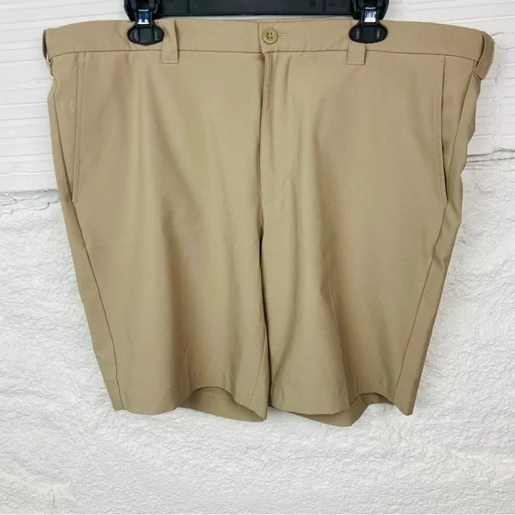 ROUNDTREE & YORKE PERFORMANCE tan khaki men’s shorts size 42 - Picture 1 of 8